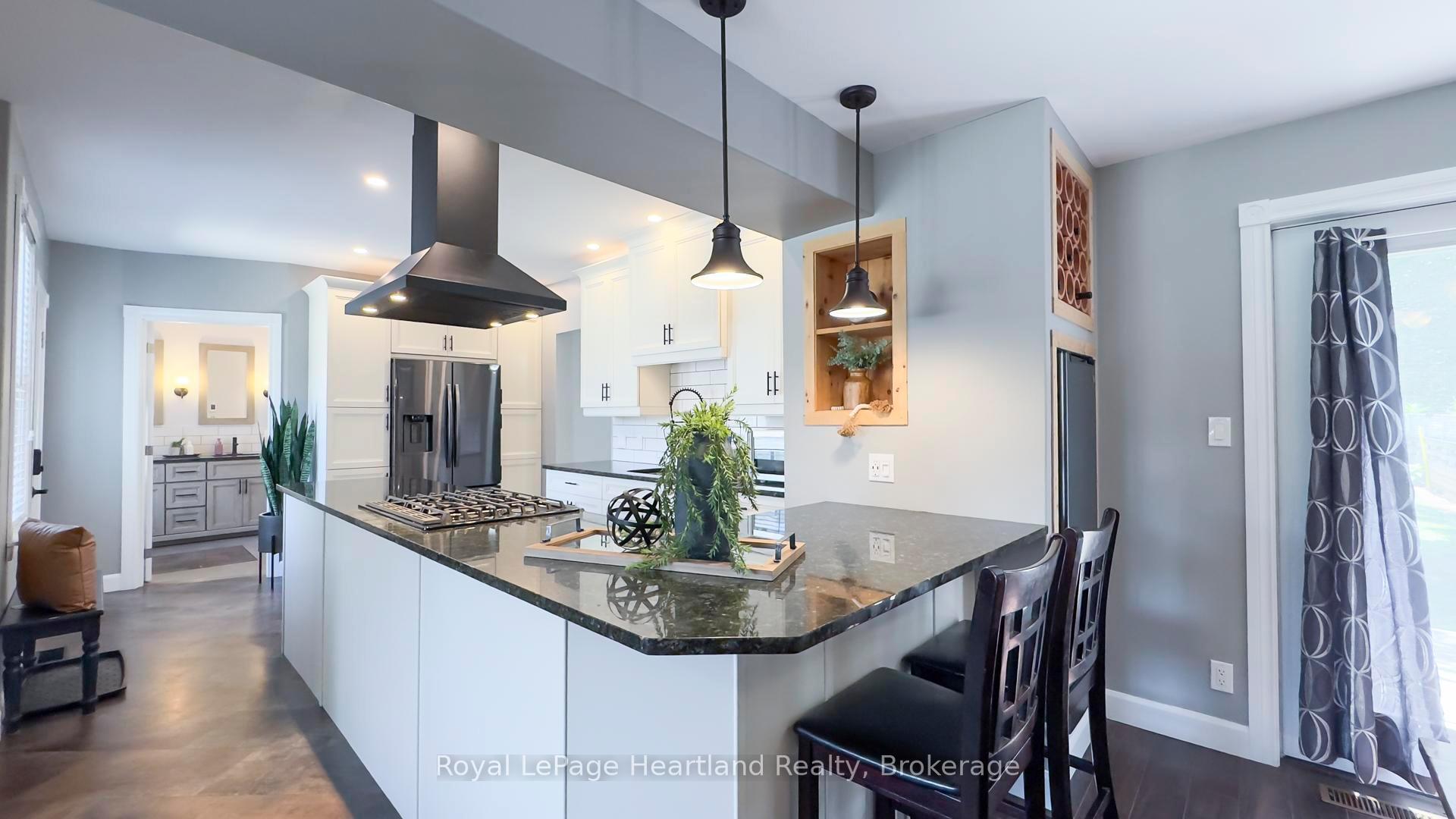 Photo 7 of 148 Britannia Road E, Goderich, Goderich (Town) — HOMEH
