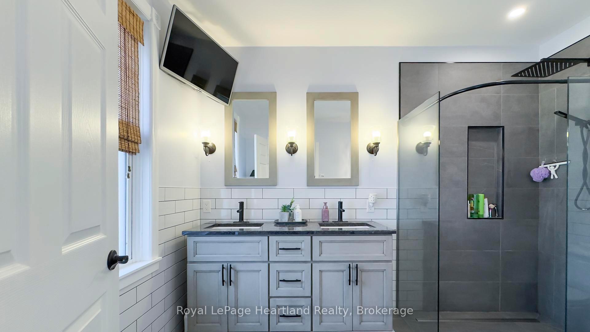 Photo 18 of 148 Britannia Road E, Goderich, Goderich (Town) — HOMEH