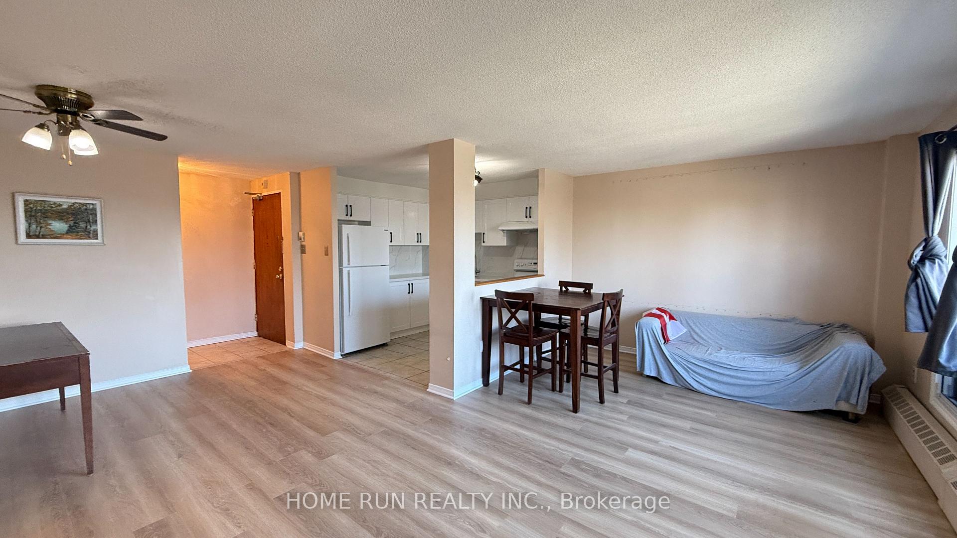 Photo 3 of Unit 218, 20 Chesterton Drive, Ottawa, Borden Farm/Stewart Farm/Carleton Heights/Parkwood Hills — HOMEH