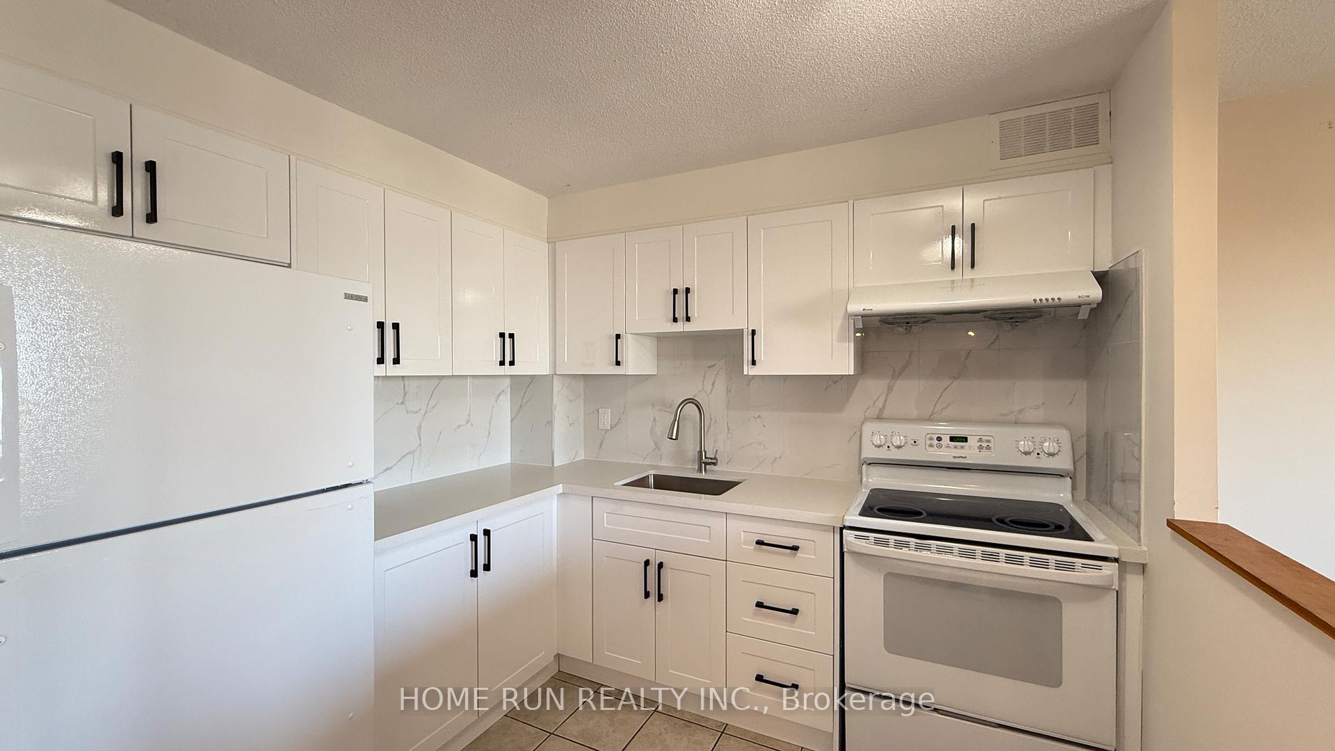Photo 6 of Unit 218, 20 Chesterton Drive, Ottawa, Borden Farm/Stewart Farm/Carleton Heights/Parkwood Hills — HOMEH