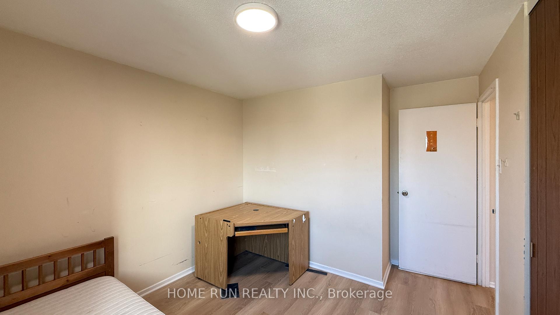 Photo 13 of Unit 218, 20 Chesterton Drive, Ottawa, Borden Farm/Stewart Farm/Carleton Heights/Parkwood Hills — HOMEH