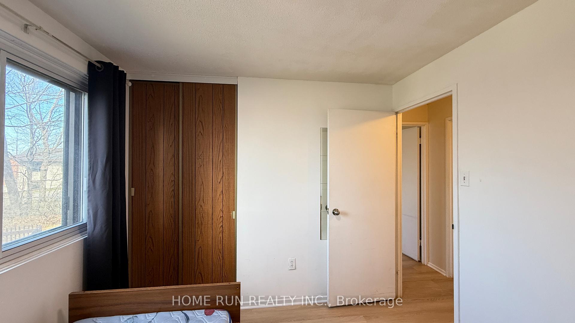 Photo 15 of Unit 218, 20 Chesterton Drive, Ottawa, Borden Farm/Stewart Farm/Carleton Heights/Parkwood Hills — HOMEH
