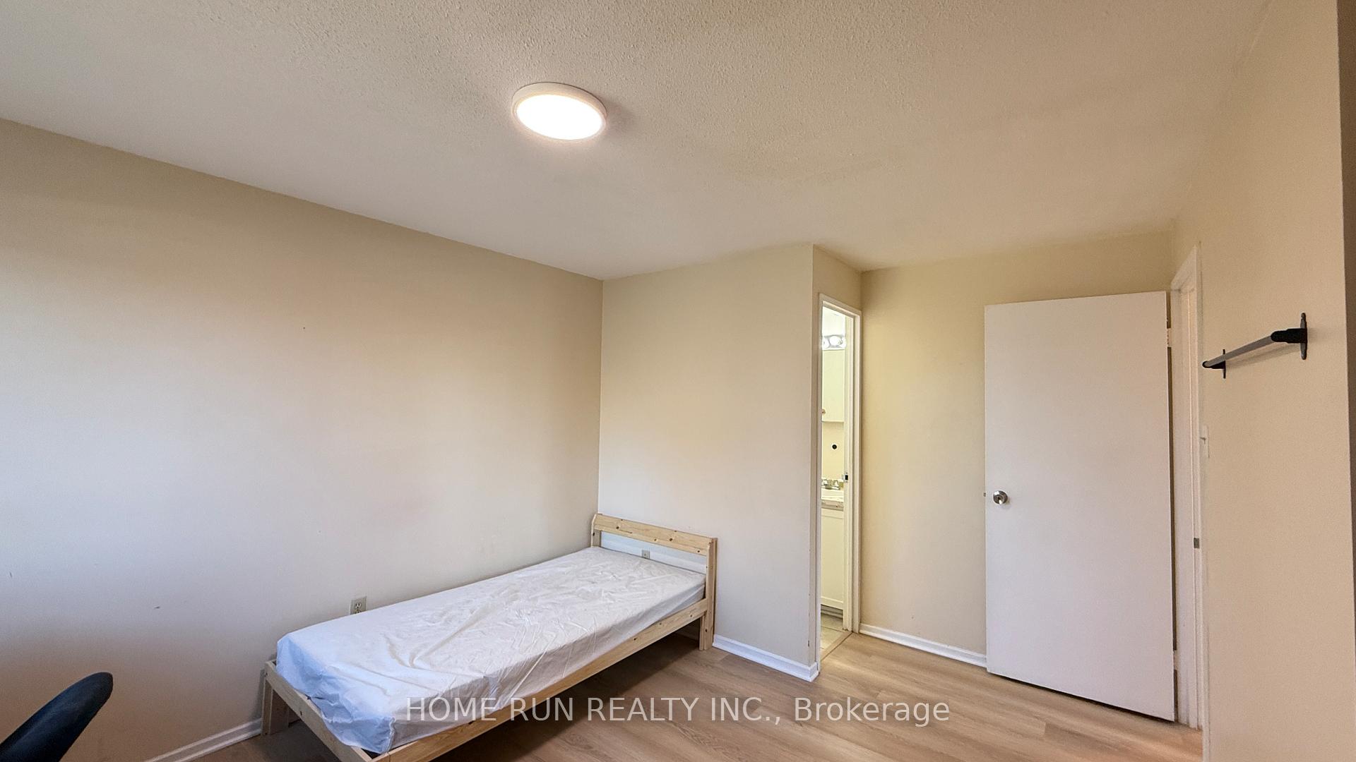 Photo 17 of Unit 218, 20 Chesterton Drive, Ottawa, Borden Farm/Stewart Farm/Carleton Heights/Parkwood Hills — HOMEH