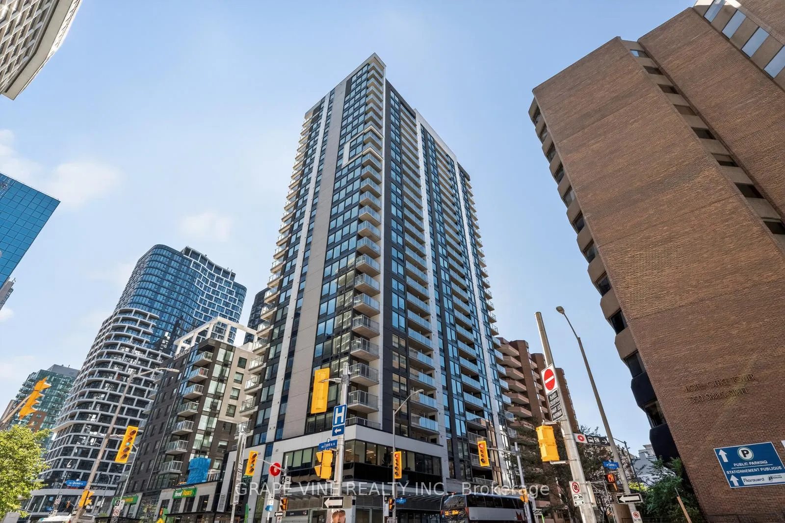 Photo 3 of Unit 501, 340 Queen Street, Ottawa, Ottawa Centre — HOMEH