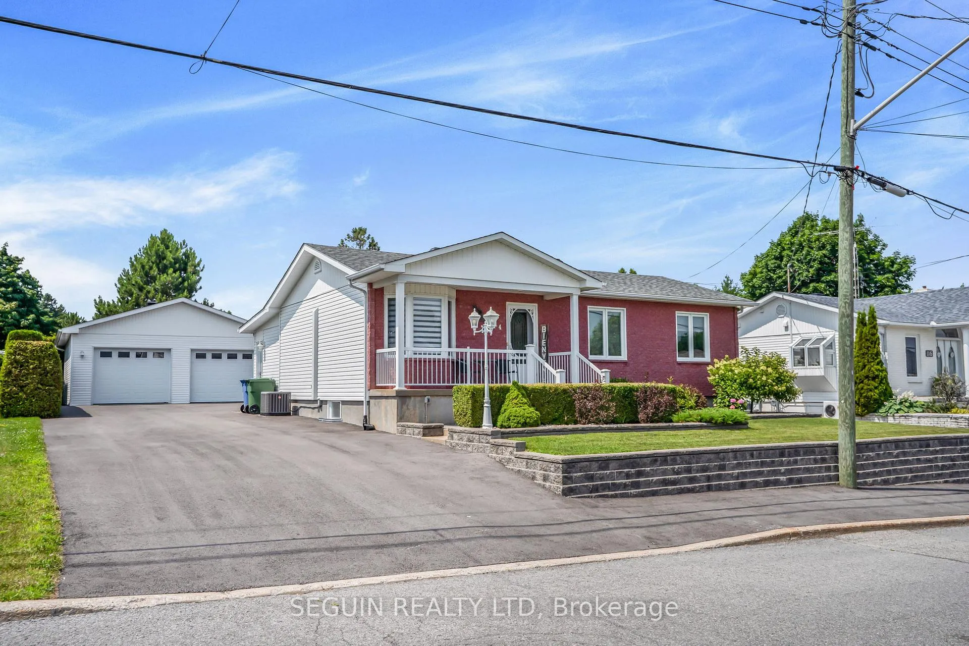 Photo 2 of 114 Stanley Avenue, Champlain, Vankleek Hill — HOMEH