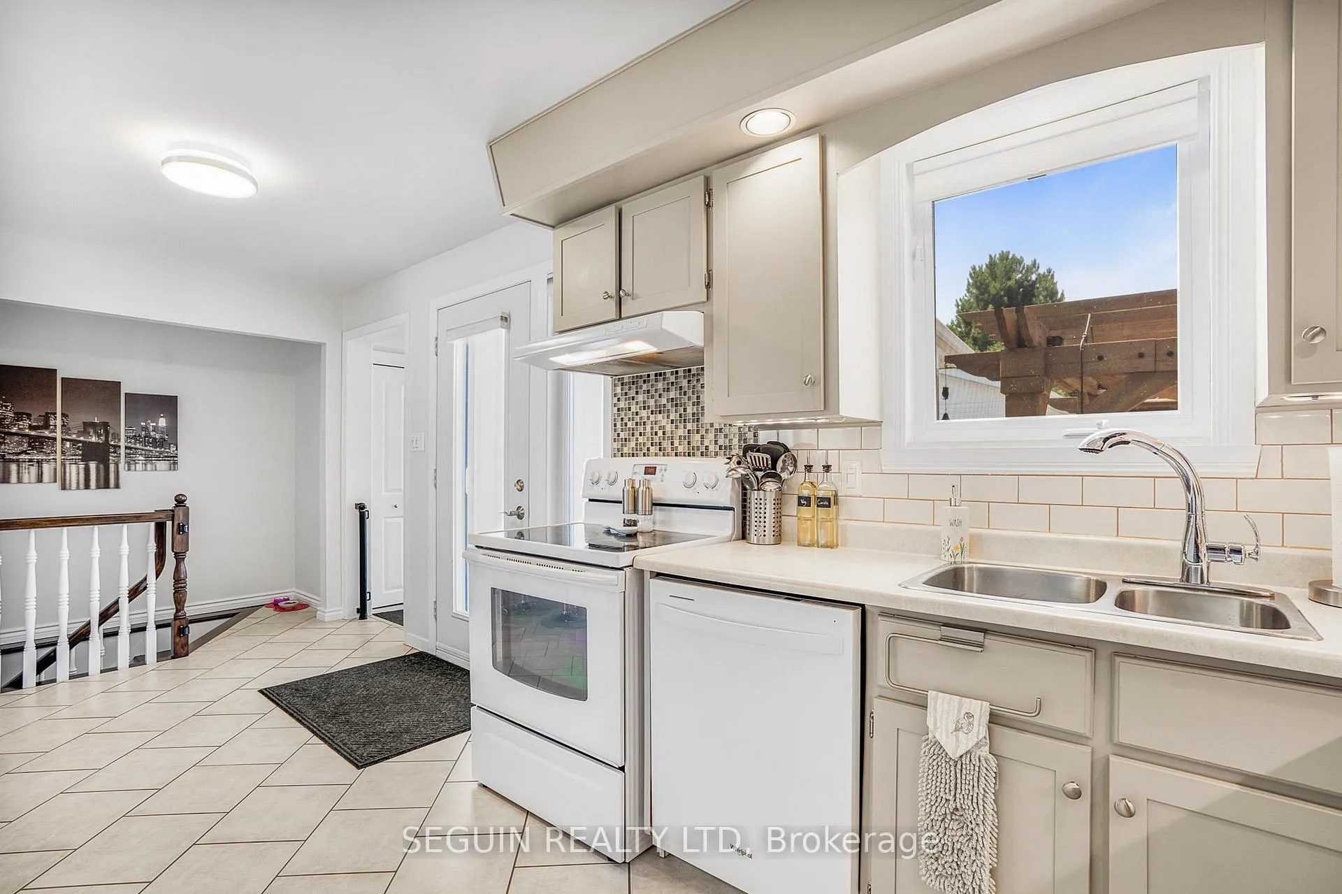 Photo 16 of 114 Stanley Avenue, Champlain, Vankleek Hill — HOMEH