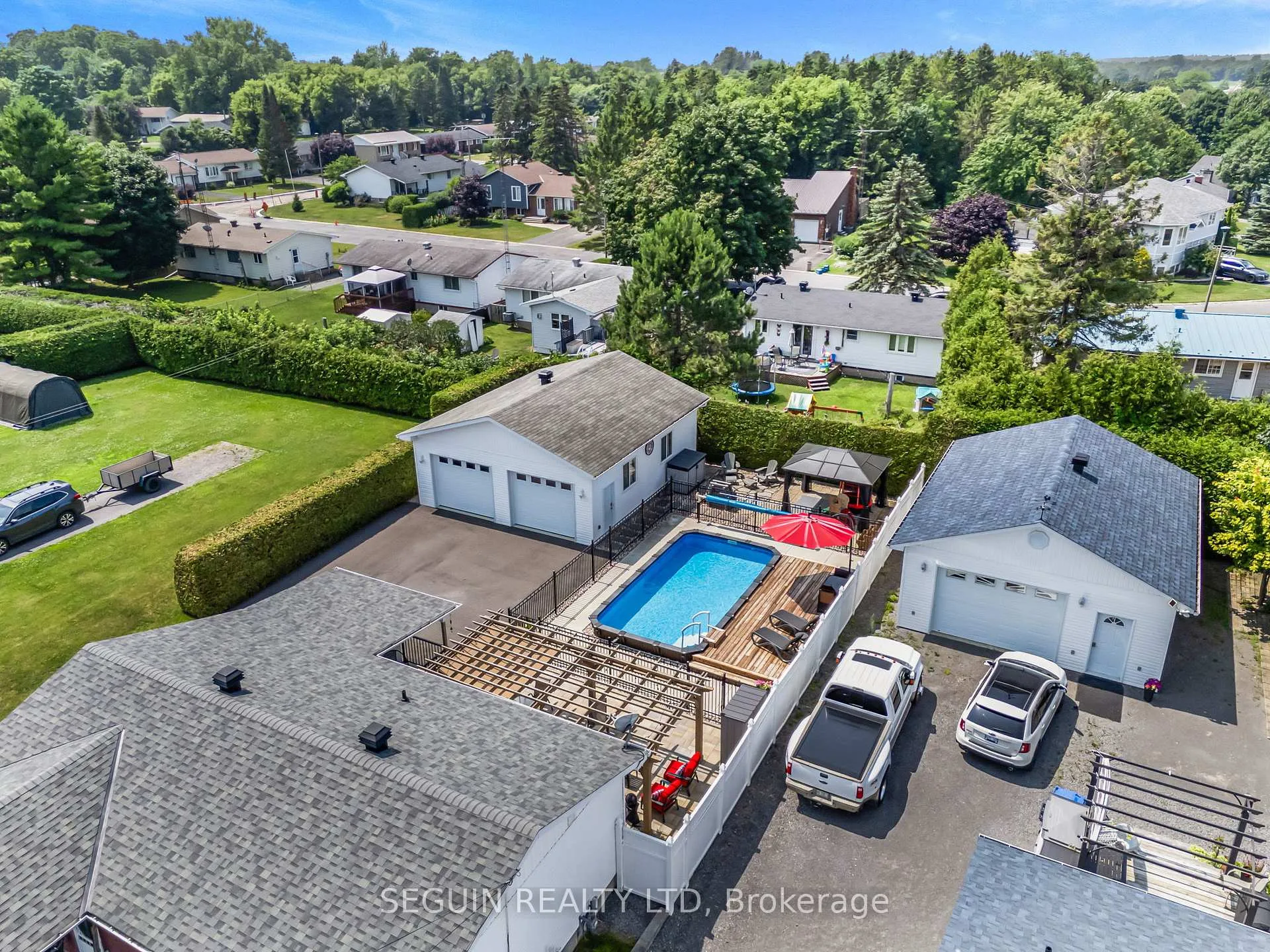 Photo 35 of 114 Stanley Avenue, Champlain, Vankleek Hill — HOMEH