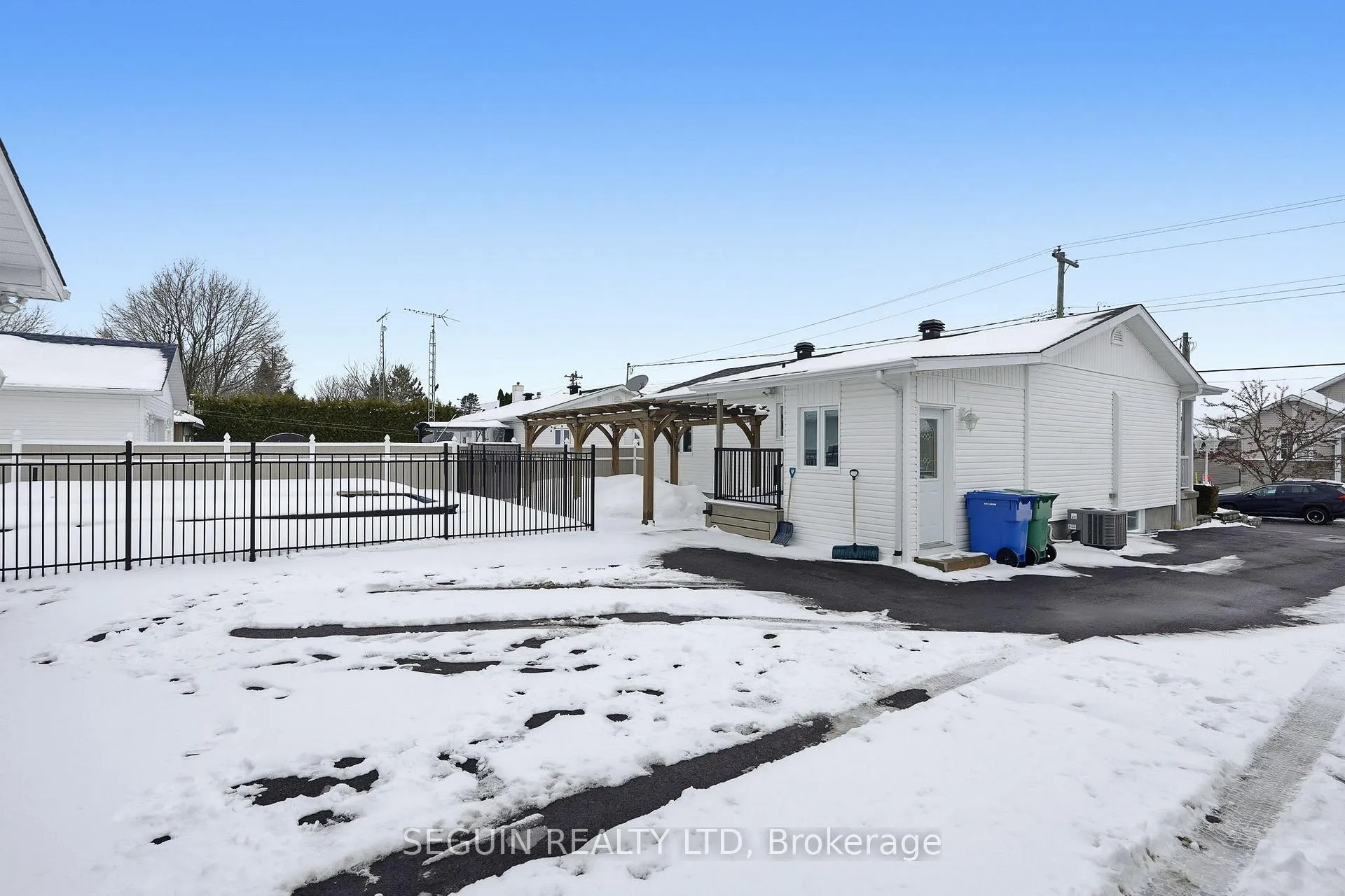 Photo 44 of 114 Stanley Avenue, Champlain, Vankleek Hill — HOMEH