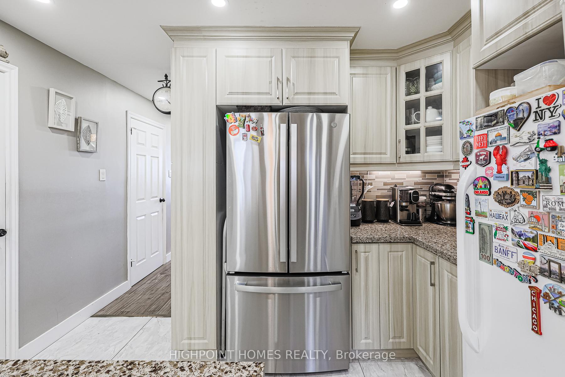 Photo 12 of Unit 315, 140 Leeward Glenway, Toronto, Flemingdon Park — HOMEH