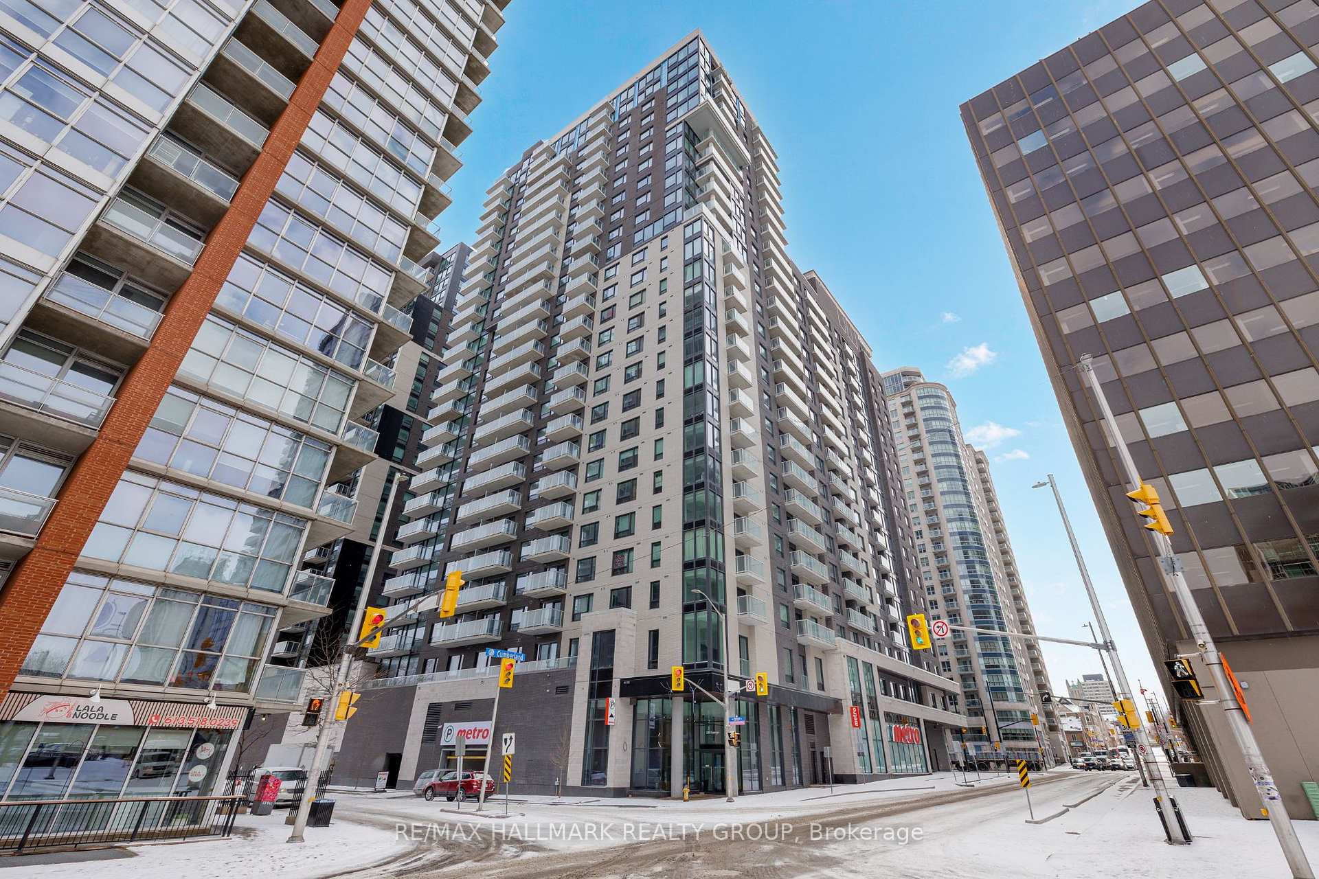 Front of Unit 1608, 180 George Street
