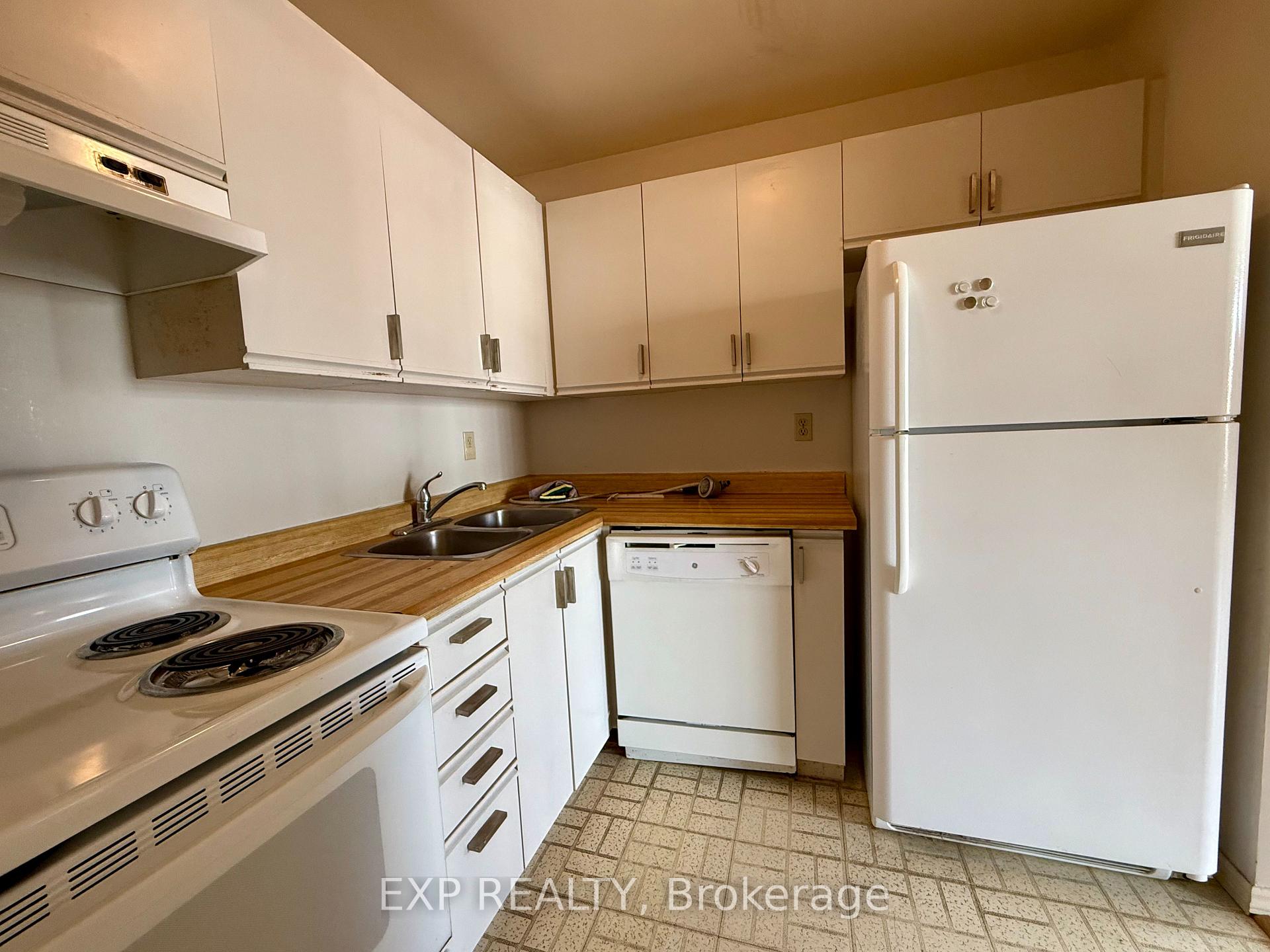 Photo 4 of Unit 604, 65 Highland Crescent, Kitchener — HOMEH