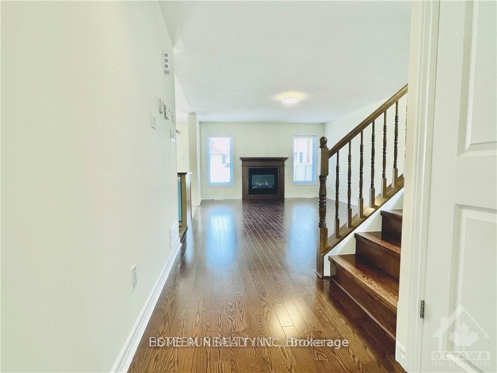 Photo 2 of 651 Clearbrook Drive, Ottawa, Barrhaven - Strandherd — HOMEH