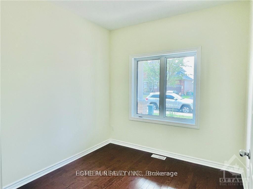 Photo 3 of 651 Clearbrook Drive, Ottawa, Barrhaven - Strandherd — HOMEH