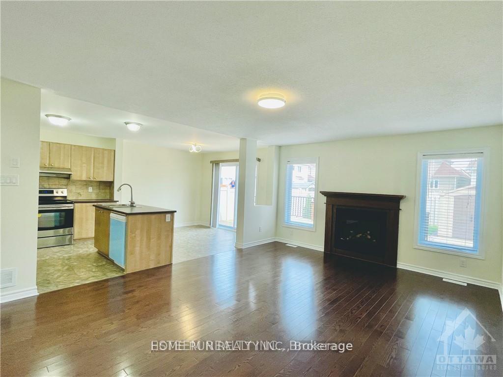 Photo 5 of 651 Clearbrook Drive, Ottawa, Barrhaven - Strandherd — HOMEH