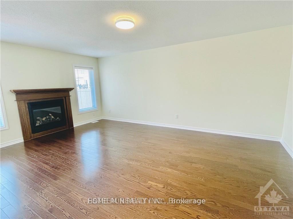 Photo 9 of 651 Clearbrook Drive, Ottawa, Barrhaven - Strandherd — HOMEH