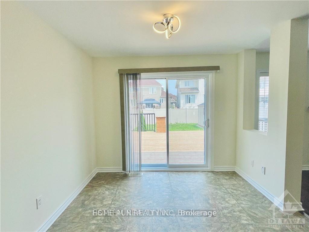 Photo 10 of 651 Clearbrook Drive, Ottawa, Barrhaven - Strandherd — HOMEH