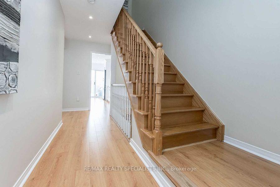 Photo 2 of 29 Frank Johnston Road, Caledon, Bolton West — HOMEH