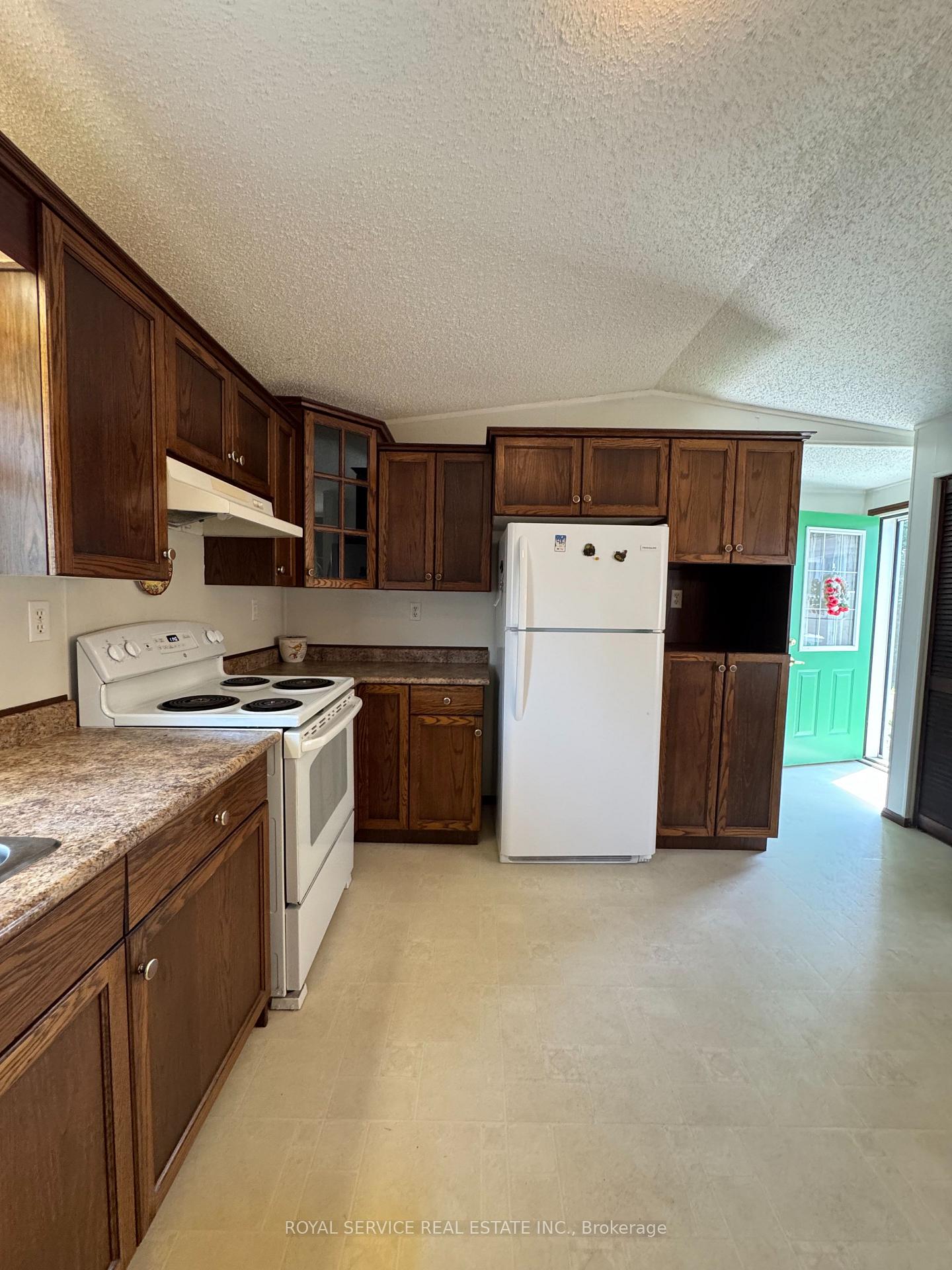 Photo 9 of Unit 14, 1037 Arthur Street, Clarington, Rural Clarington — HOMEH