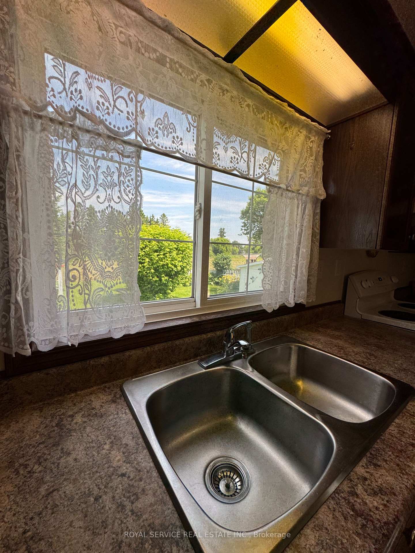 Photo 11 of Unit 14, 1037 Arthur Street, Clarington, Rural Clarington — HOMEH