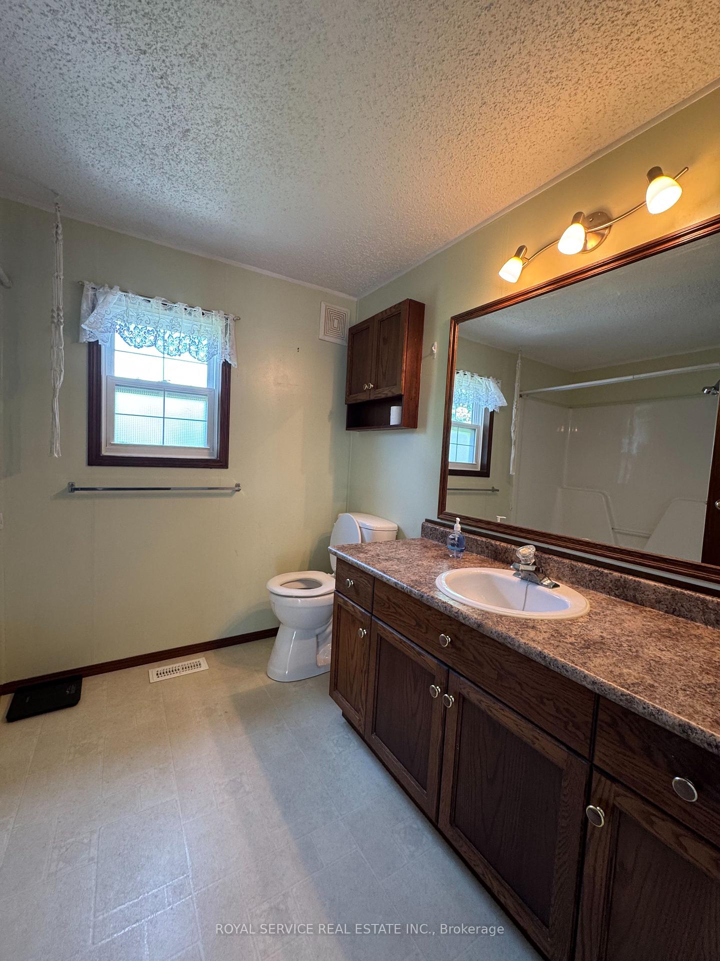 Photo 14 of Unit 14, 1037 Arthur Street, Clarington, Rural Clarington — HOMEH
