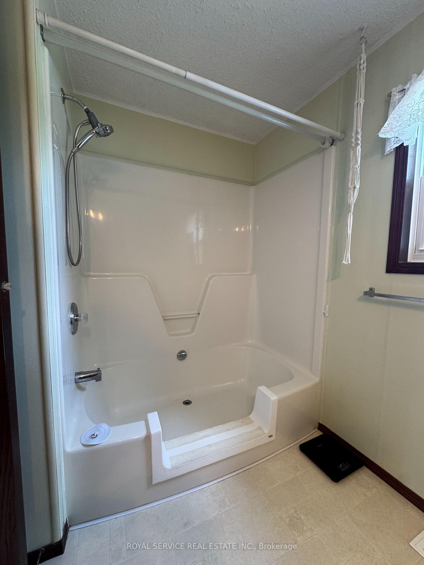 Photo 15 of Unit 14, 1037 Arthur Street, Clarington, Rural Clarington — HOMEH