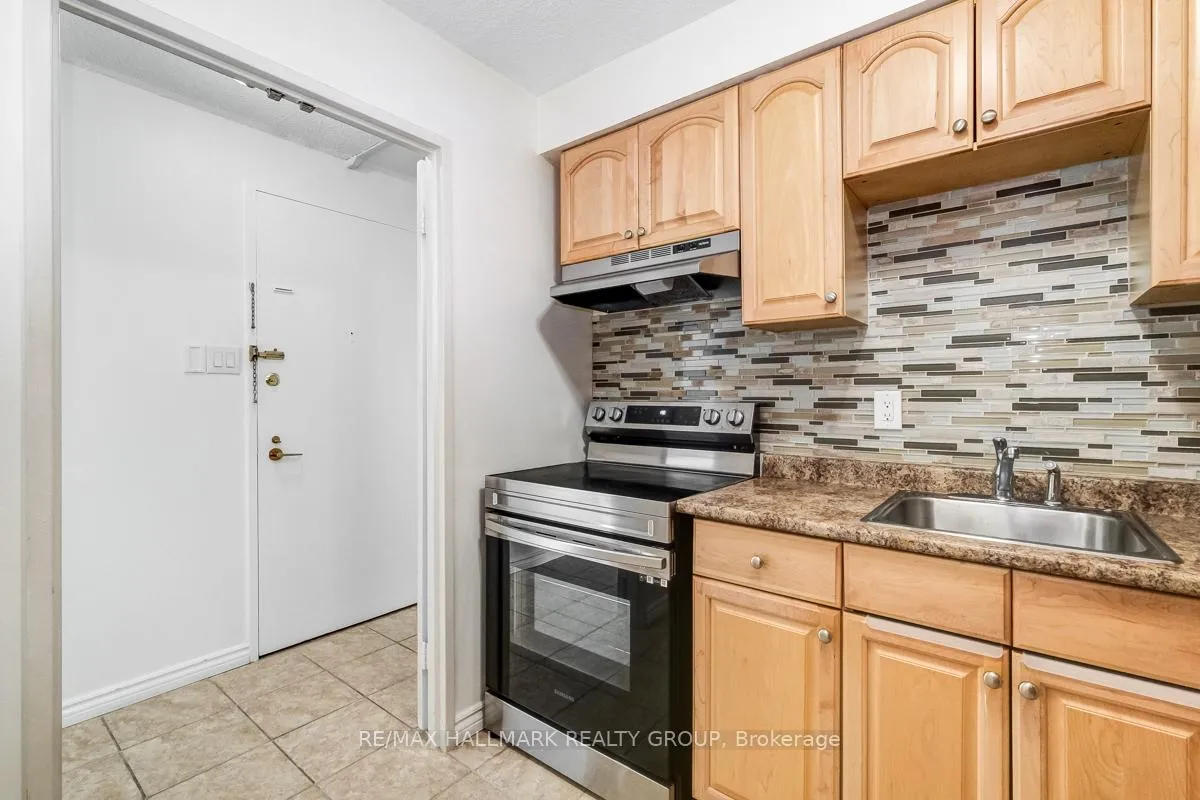 Photo 6 of Unit 812, 515 St Laurent Boulevard, Ottawa, Viscount Alexander Park — HOMEH
