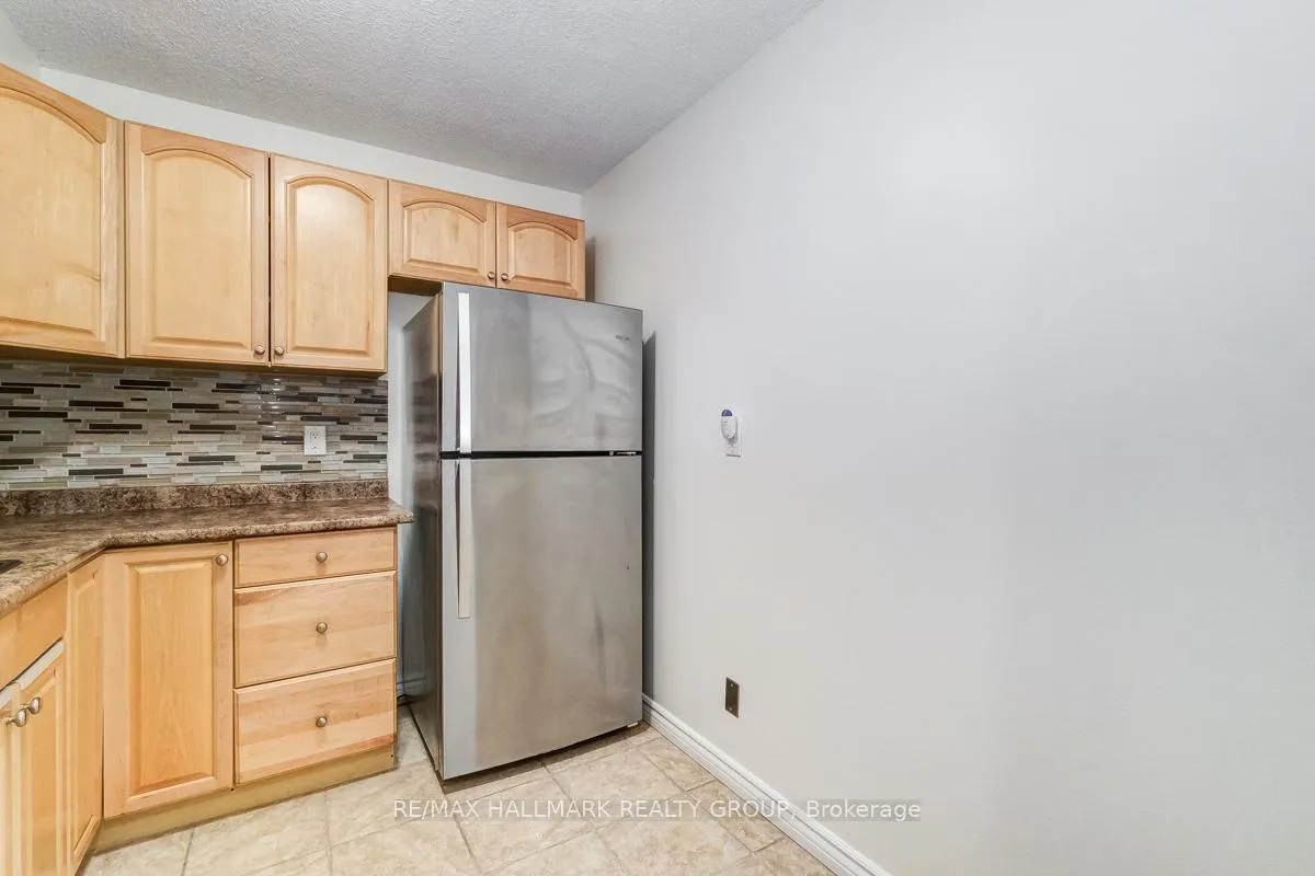 Photo 8 of Unit 812, 515 St Laurent Boulevard, Ottawa, Viscount Alexander Park — HOMEH