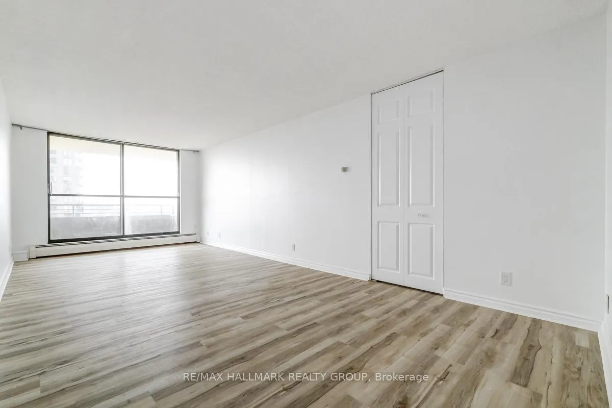 Photo 10 of Unit 812, 515 St Laurent Boulevard, Ottawa, Viscount Alexander Park — HOMEH