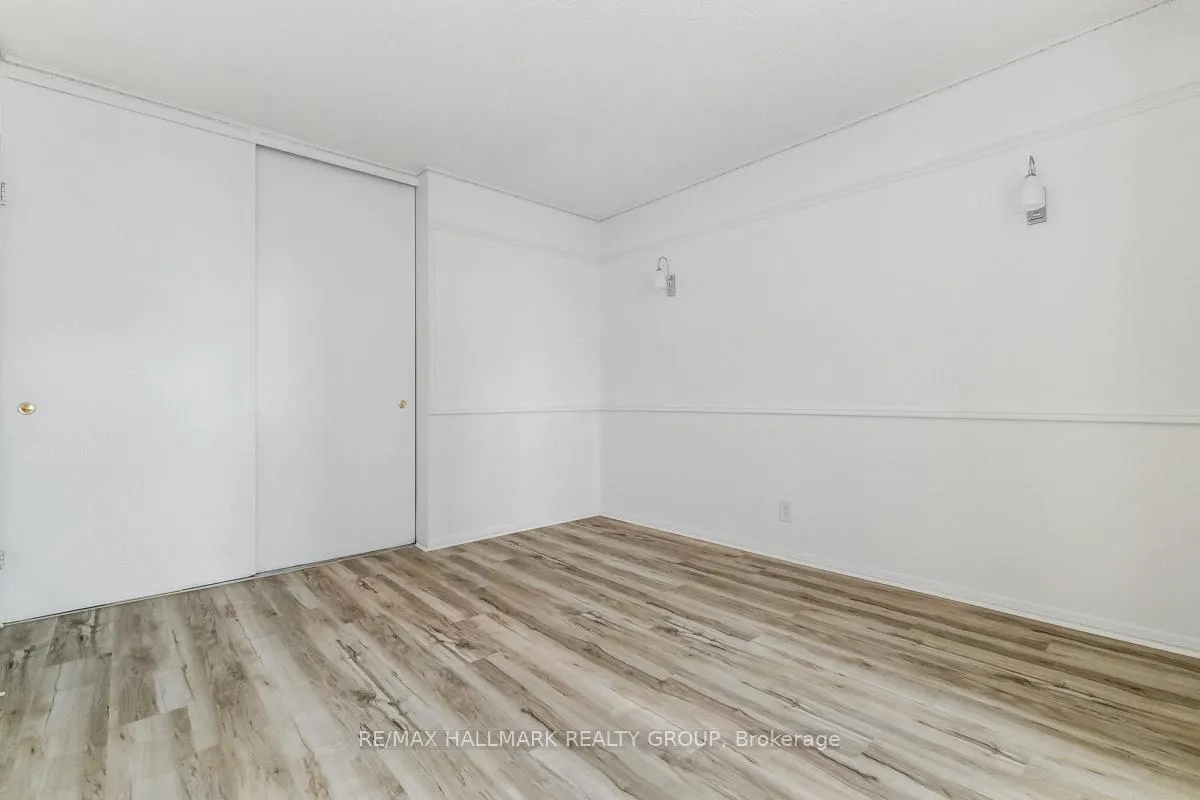 Photo 15 of Unit 812, 515 St Laurent Boulevard, Ottawa, Viscount Alexander Park — HOMEH