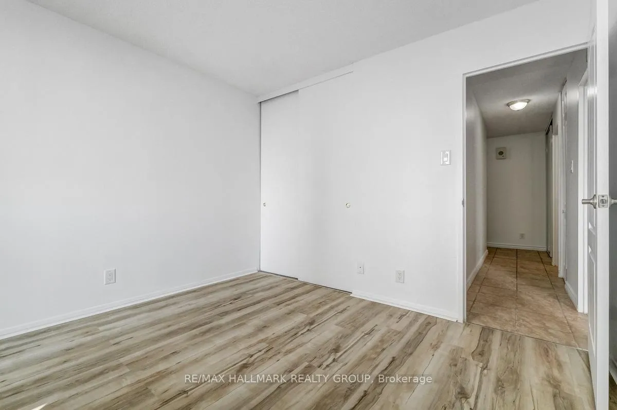 Photo 17 of Unit 812, 515 St Laurent Boulevard, Ottawa, Viscount Alexander Park — HOMEH