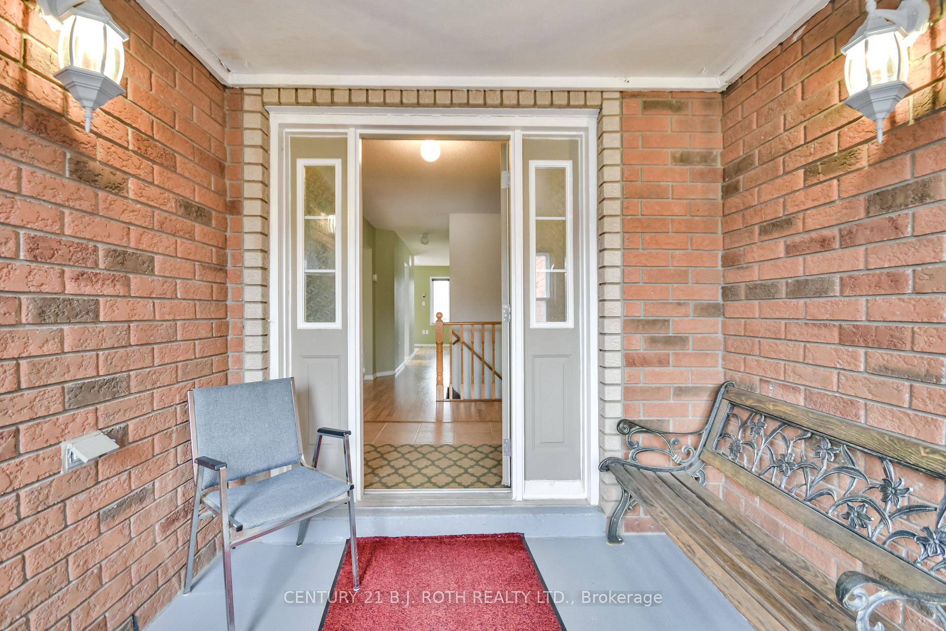 Photo 3 of 22 Osprey Ridge Road, Barrie, Little Lake — HOMEH