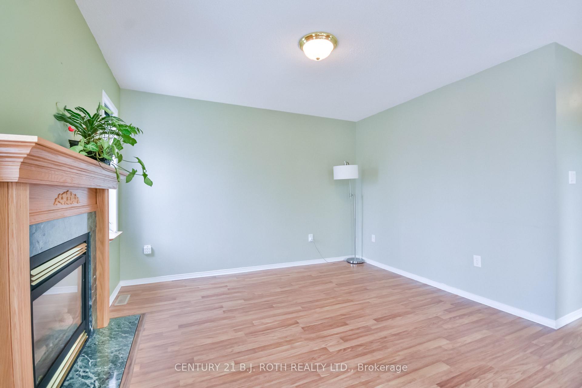 Photo 12 of 22 Osprey Ridge Road, Barrie, Little Lake — HOMEH