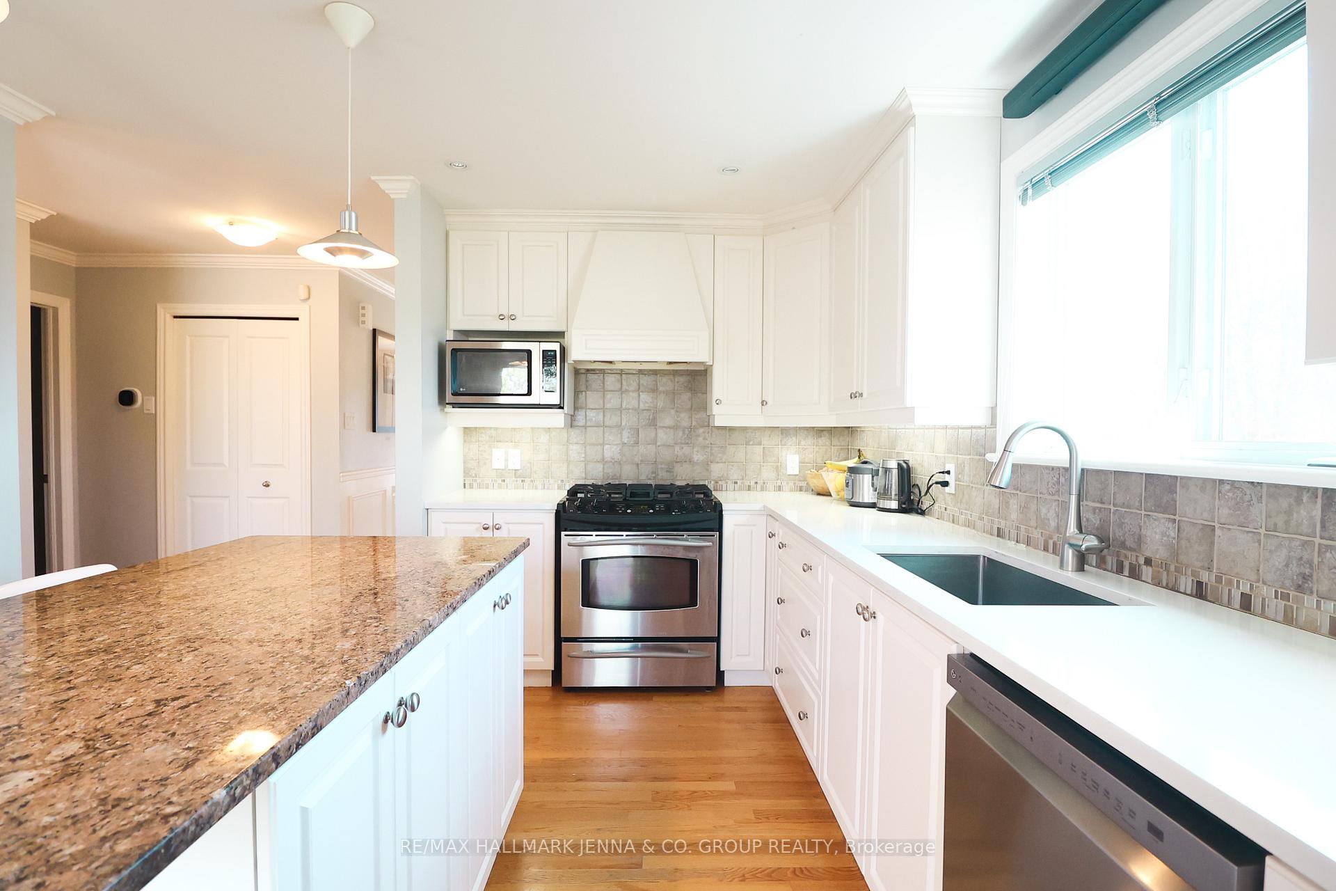 Photo 13 of 377 Wilmont Avenue, Ottawa, Westboro West — HOMEH