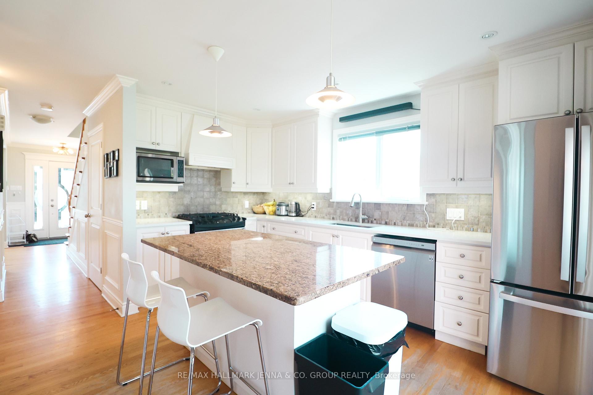 Photo 14 of 377 Wilmont Avenue, Ottawa, Westboro West — HOMEH
