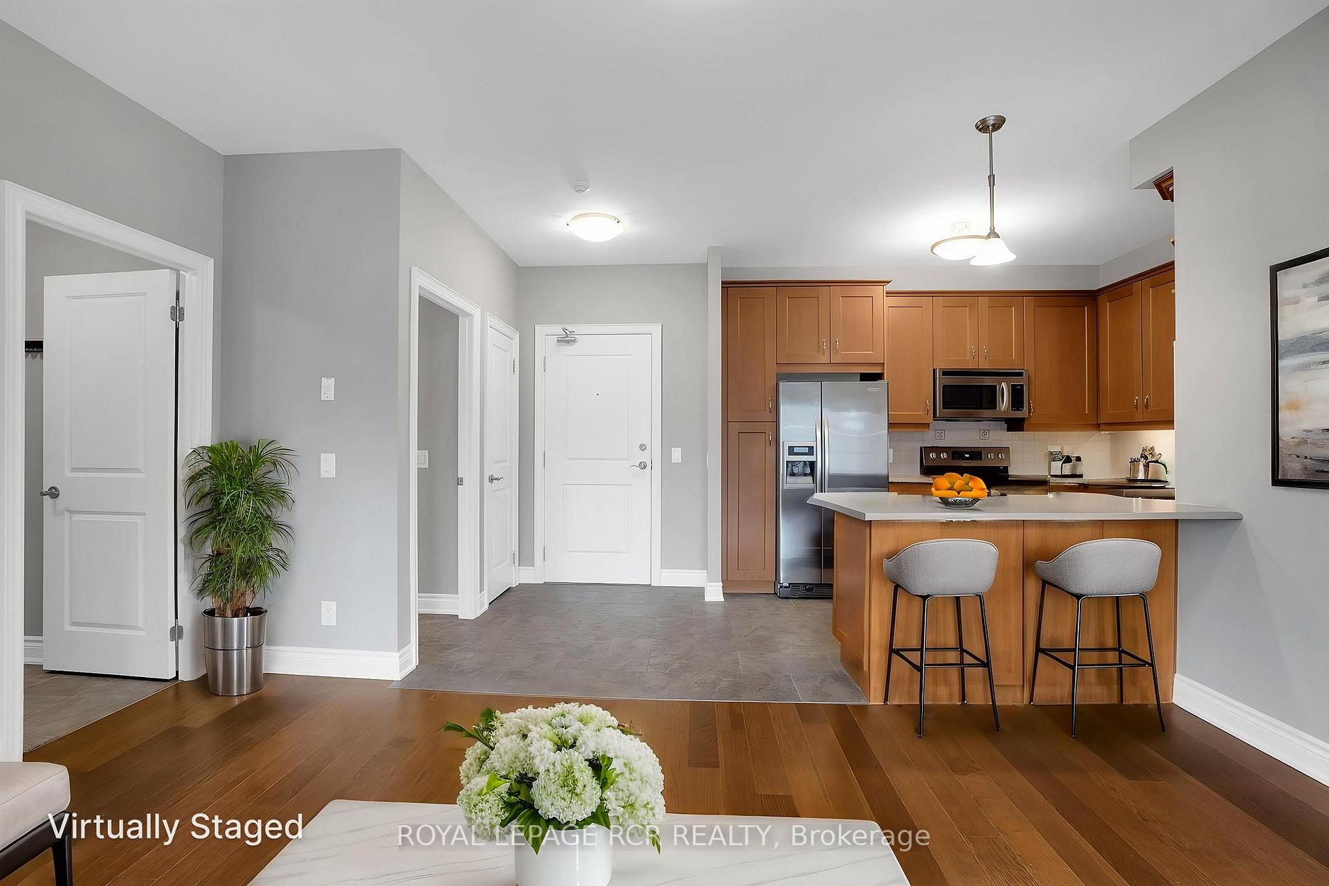 Photo 5 of Unit 402, 60 Ann Street, Caledon, Bolton West — HOMEH