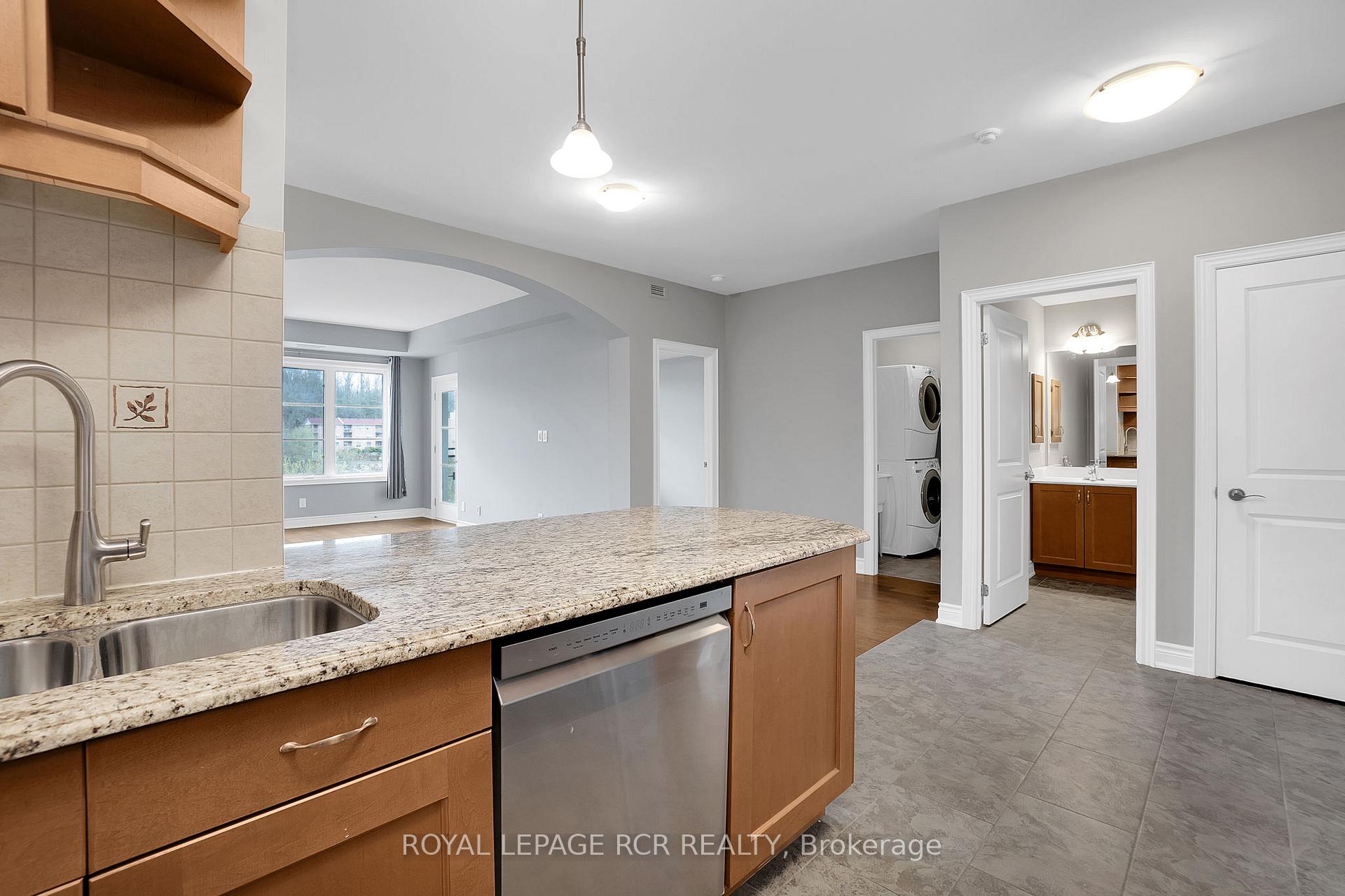 Photo 9 of Unit 402, 60 Ann Street, Caledon, Bolton West — HOMEH