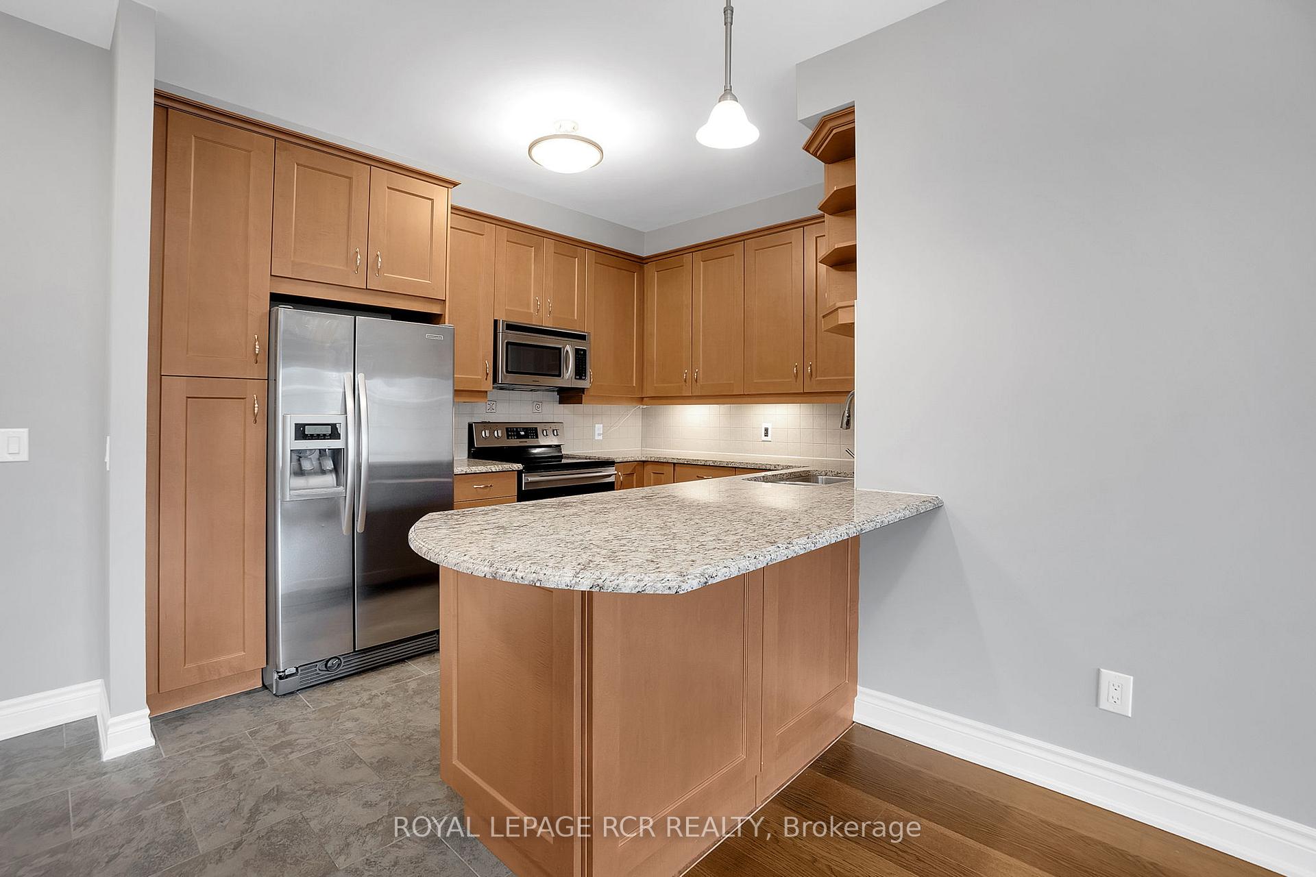 Photo 10 of Unit 402, 60 Ann Street, Caledon, Bolton West — HOMEH