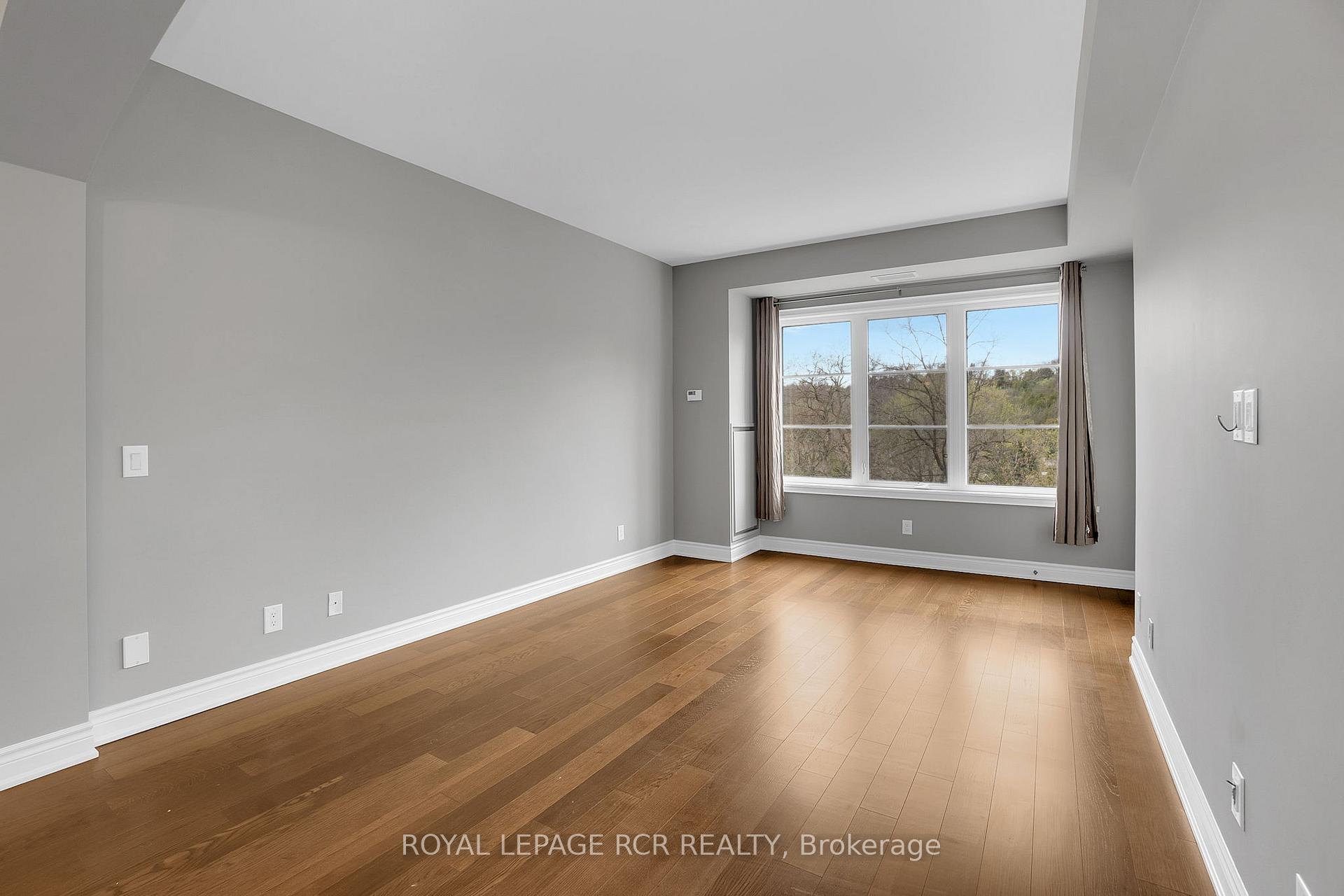 Photo 14 of Unit 402, 60 Ann Street, Caledon, Bolton West — HOMEH