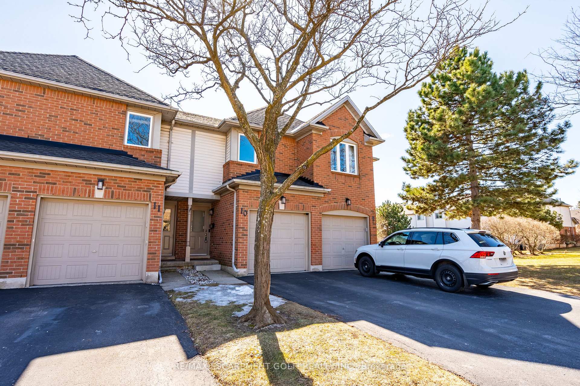 Photo 2 of Unit 10, 2920 Headon Forest Drive, Burlington, Headon — HOMEH