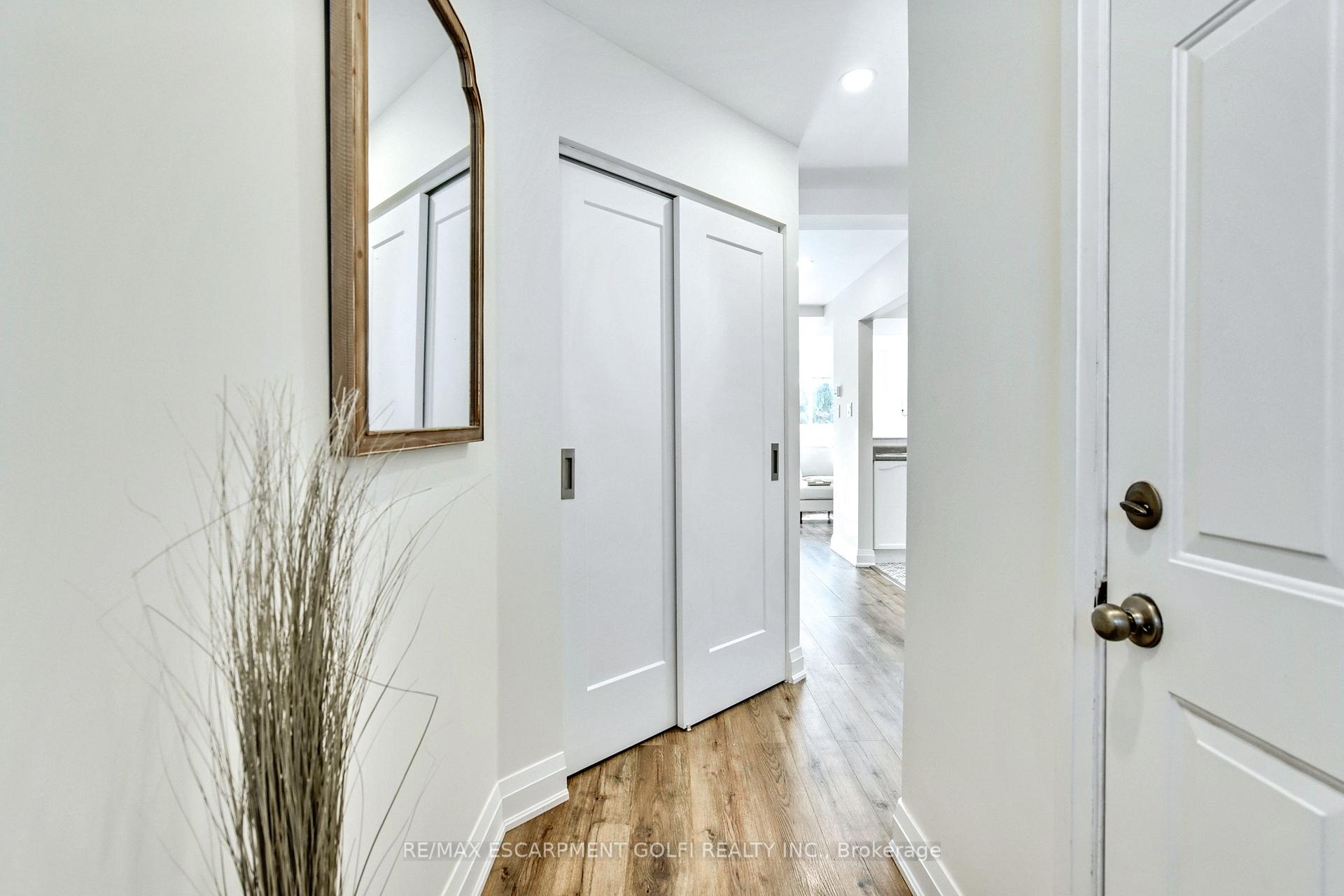 Photo 8 of Unit 10, 2920 Headon Forest Drive, Burlington, Headon — HOMEH