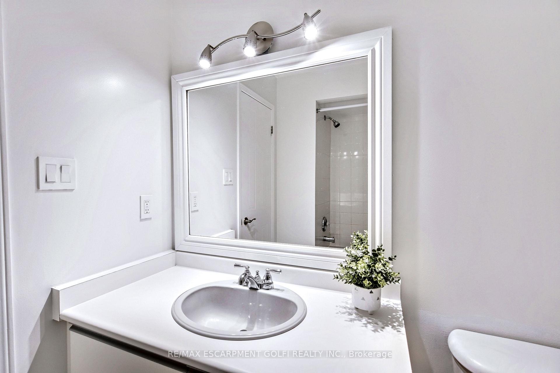 Photo 18 of Unit 10, 2920 Headon Forest Drive, Burlington, Headon — HOMEH