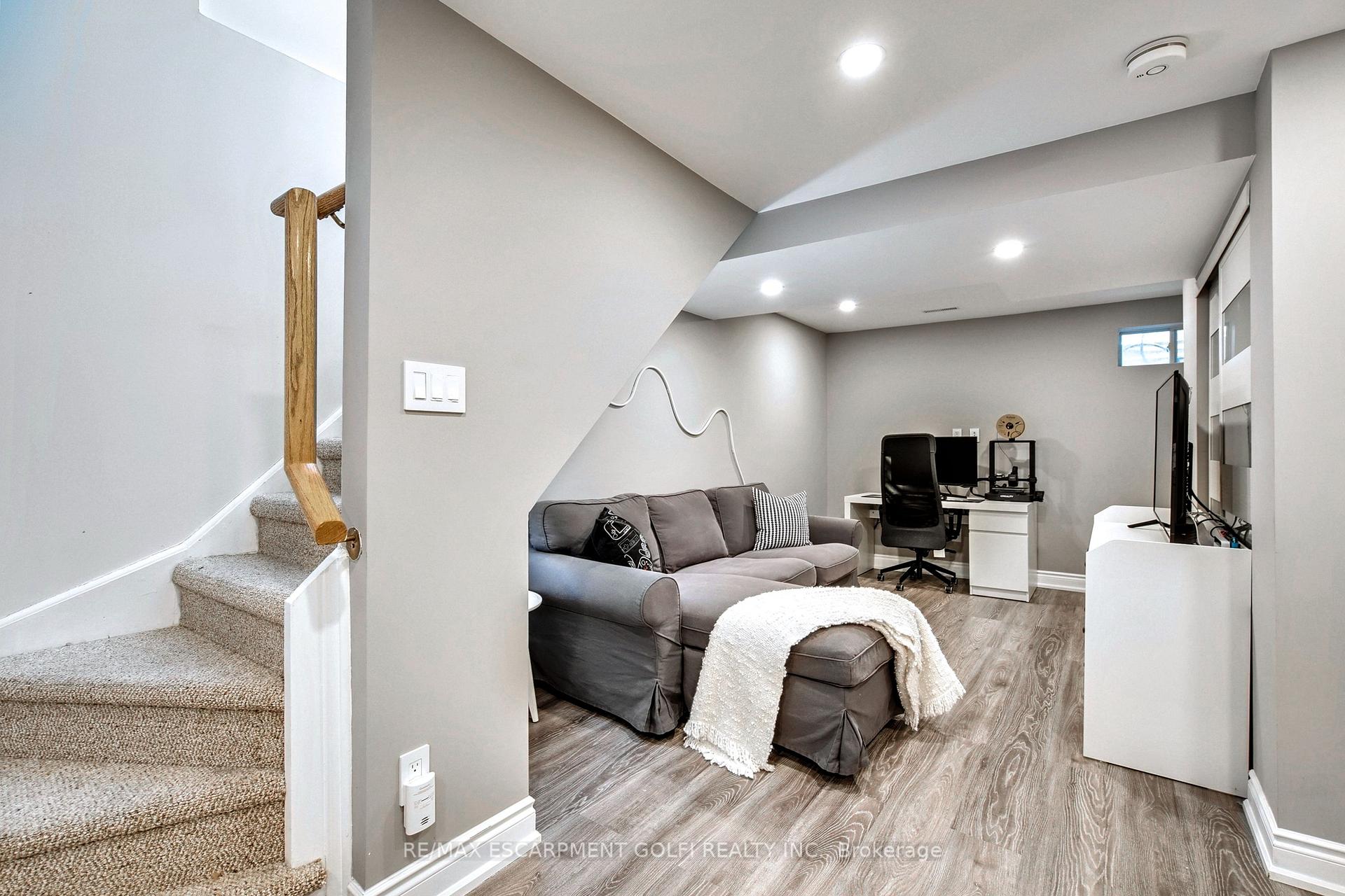 Photo 24 of Unit 10, 2920 Headon Forest Drive, Burlington, Headon — HOMEH
