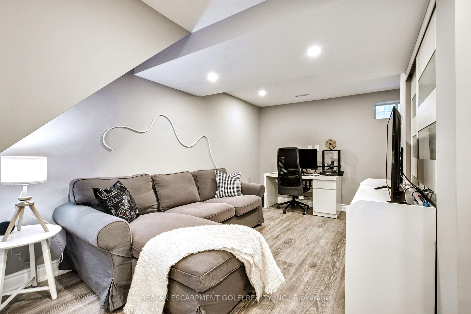 Photo 25 of Unit 10, 2920 Headon Forest Drive, Burlington, Headon — HOMEH