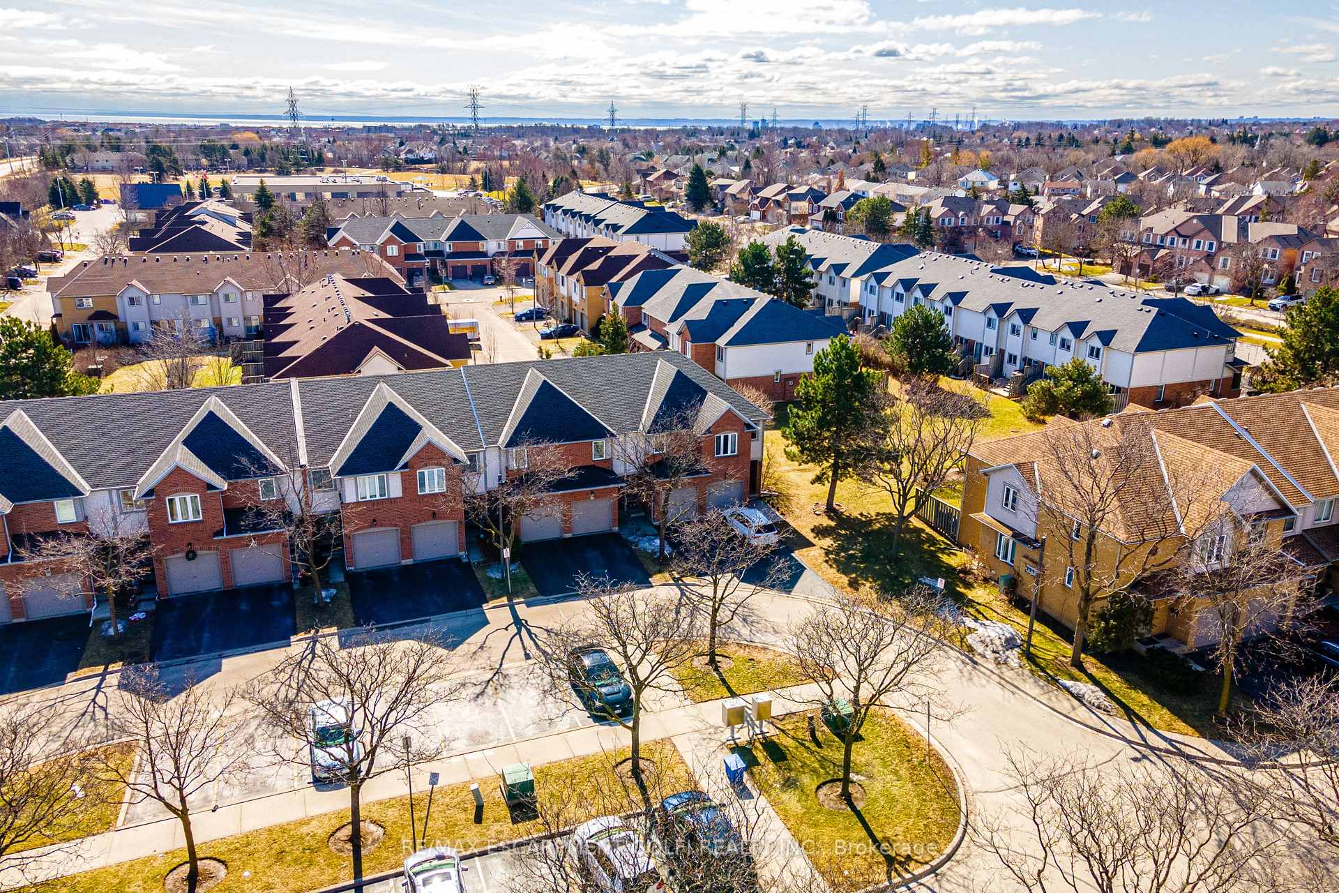Photo 31 of Unit 10, 2920 Headon Forest Drive, Burlington, Headon — HOMEH