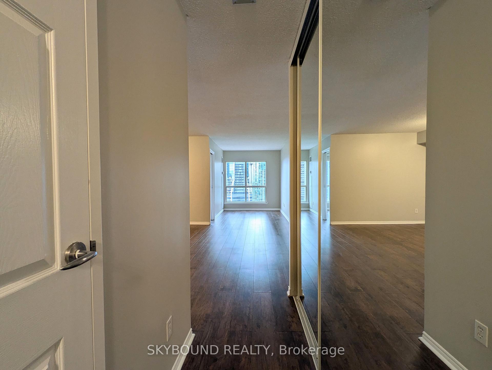 Photo 3 of Unit 2201, 25 The Esplanade, Toronto, Waterfront Communities — HOMEH