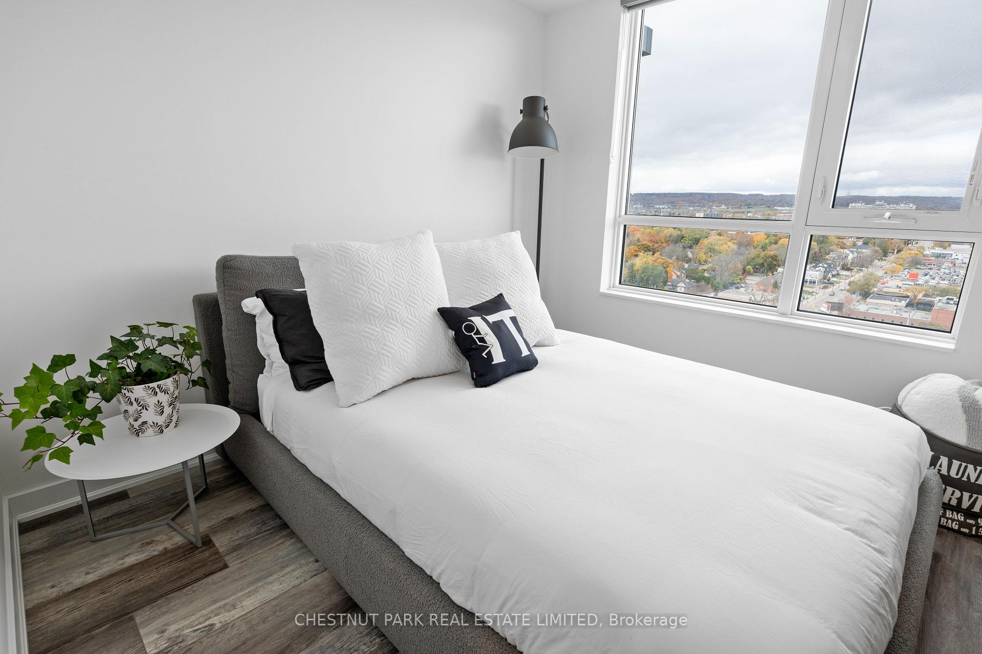 Photo 9 of Unit 1502, 2007 James Street, Burlington, Brant — HOMEH