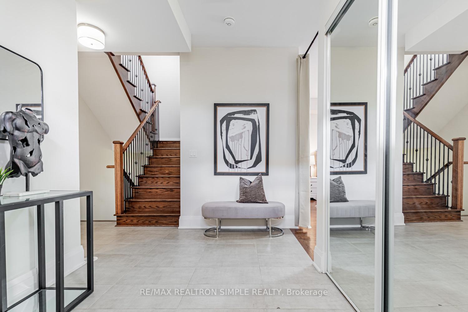 Photo 3 of 16 American Elm Way, Markham, Unionville — HOMEH