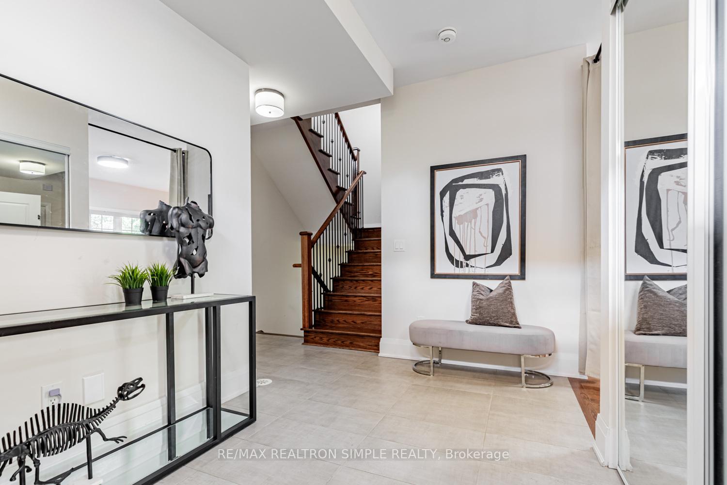 Photo 4 of 16 American Elm Way, Markham, Unionville — HOMEH