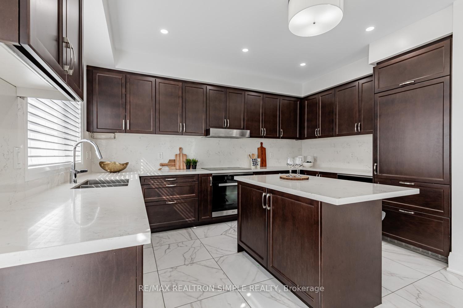 Photo 19 of 16 American Elm Way, Markham, Unionville — HOMEH