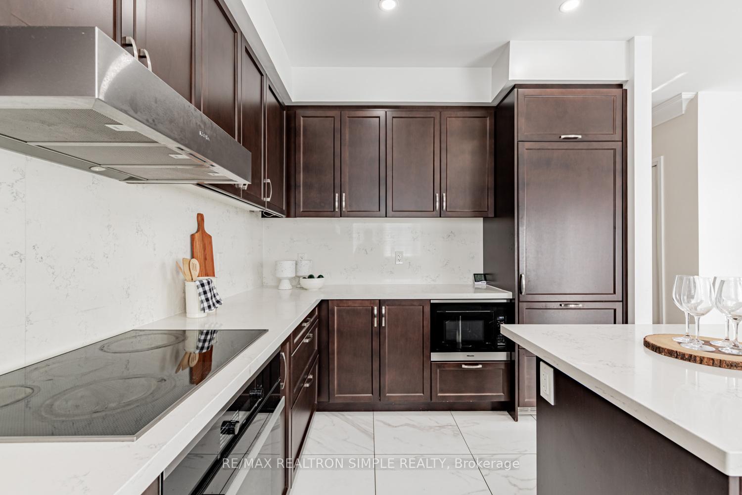 Photo 21 of 16 American Elm Way, Markham, Unionville — HOMEH